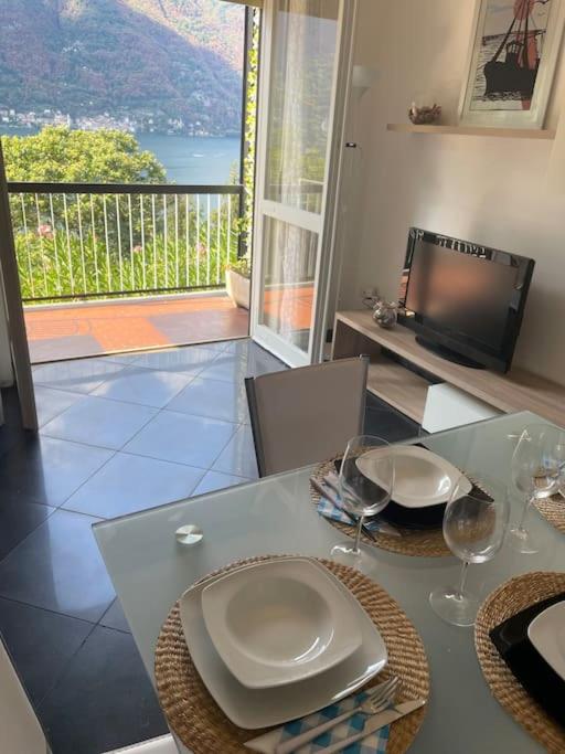 Nespecifikovaný výhled na hory nebo výhled na hory při pohledu z apartmánu