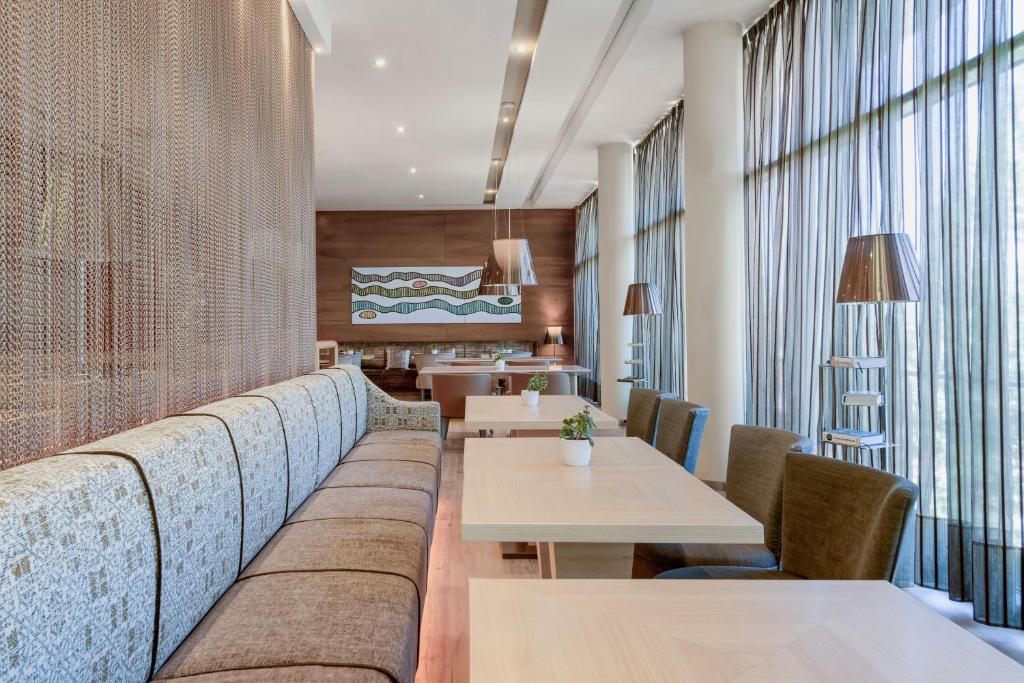 Χώρος καθιστικού στο AC Hotel Guadalajara by Marriott, Spain