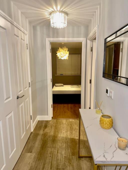 Lovely 2 bedroom 2 bathroom Apartment - 两居室公寓