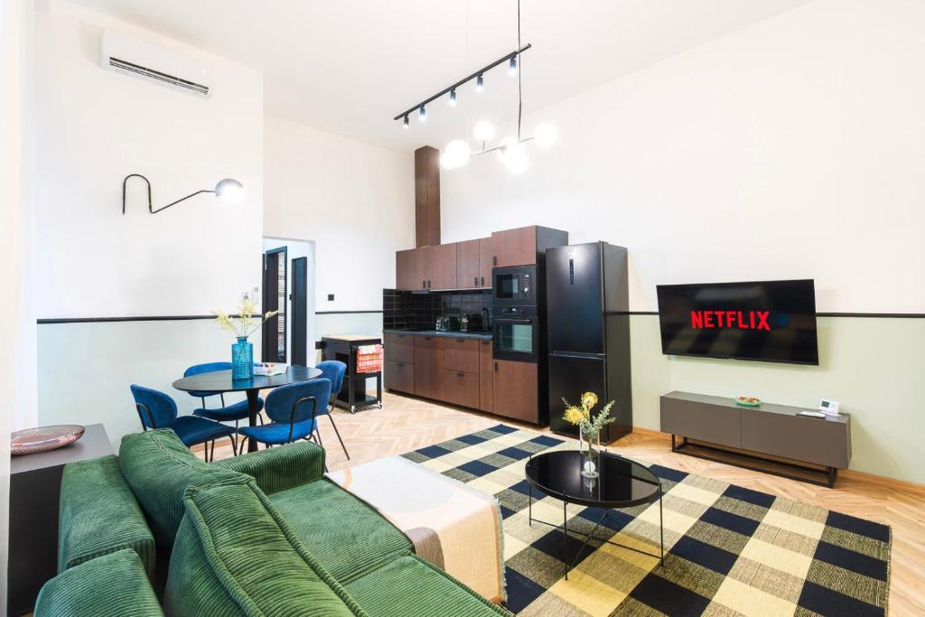 Luxury Peaceful Apartment by the St Stephen's Basilica 1065 Budapest, 8 Lázár utca kép - 1