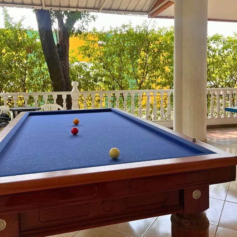 Biliár nebo kulečník v ubytování Zahira Hotel Melgar