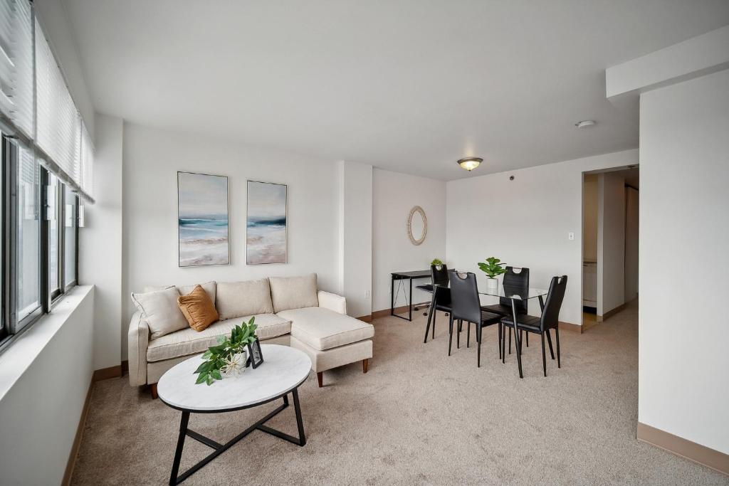 Et opholdsområde på PP 2312 Modern Corporate 1br, pool, Gym