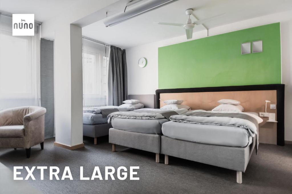 
Large Family Room (2 Double  Beds)
