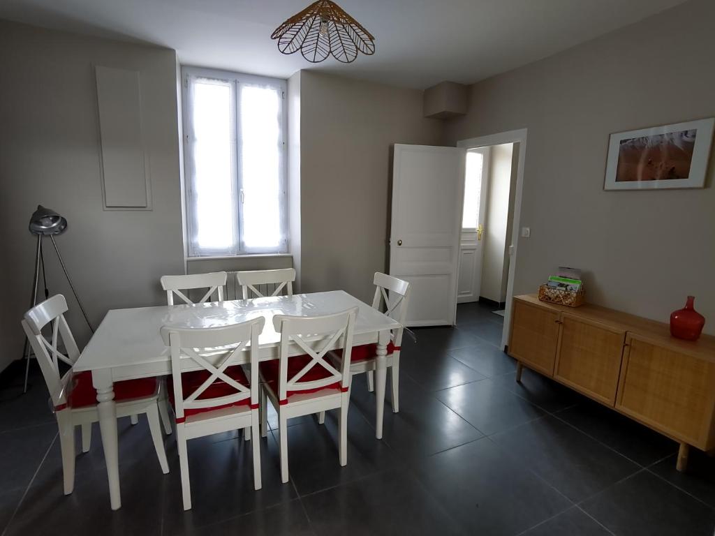 Fotografia z galérie ubytovania Appartement 63 m2, proche des plages et des commerces v destinácii Préfailles