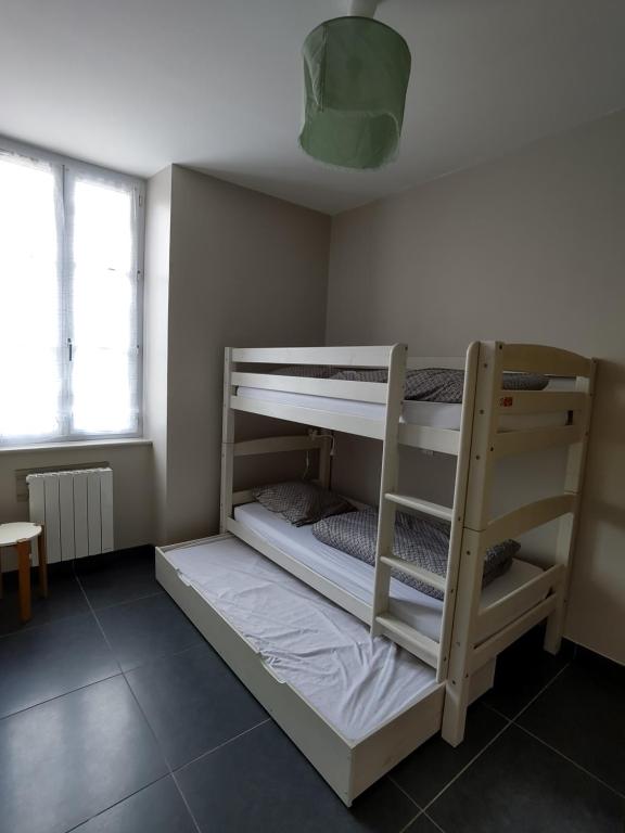 Posteľ alebo postele v izbe v ubytovaní Appartement 63 m2, proche des plages et des commerces