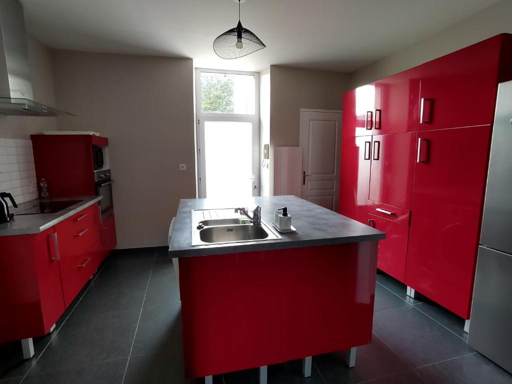 Kuchyňa alebo kuchynka v ubytovaní Appartement 63 m2, proche des plages et des commerces
