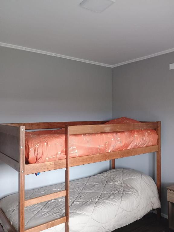 Postel nebo postele na pokoji v ubytování Cabañas del llano 2