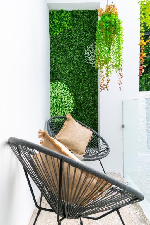 Beautiful and Bright Apt 7 with Balcony near Miraflores