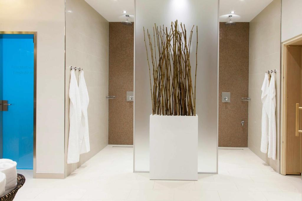 Crowne Plaza Berlin City Centre Ku'damm by IHG - Resim 29