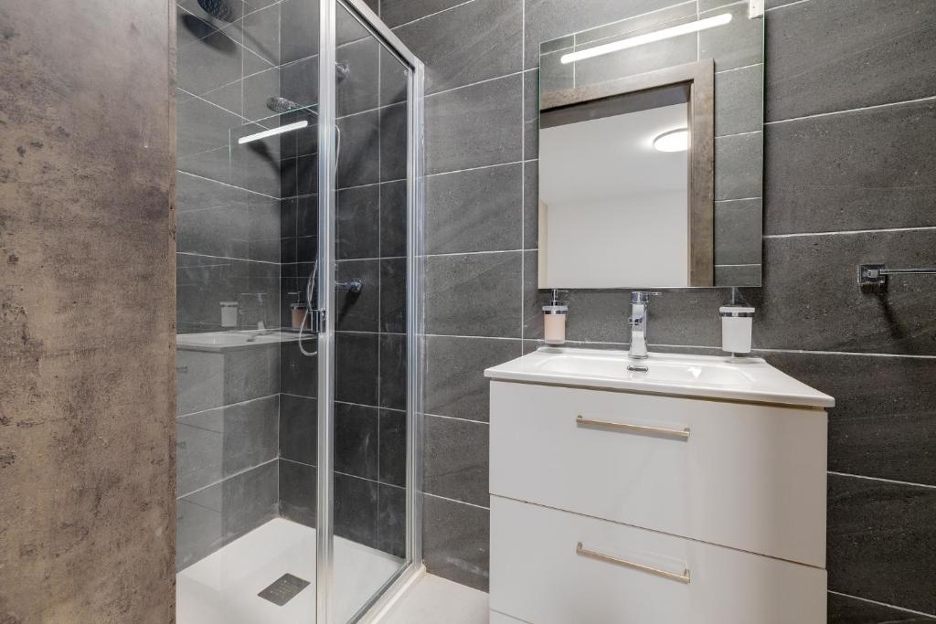 Wave Crest Holiday Apartments by Buena Vista - 14