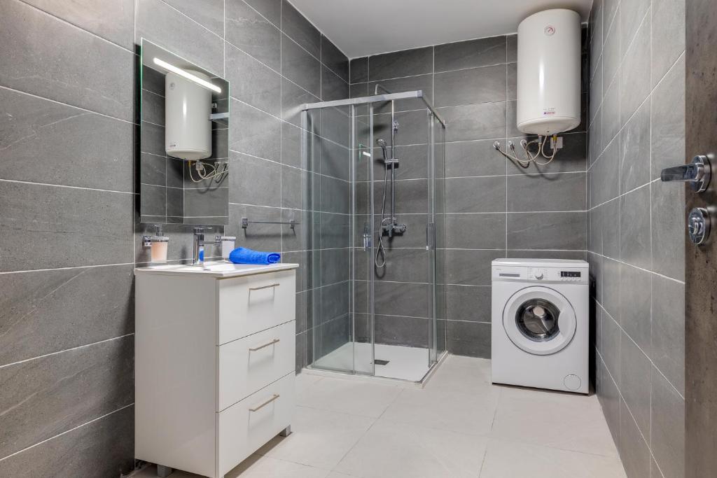 Wave Crest Holiday Apartments by Buena Vista - 17