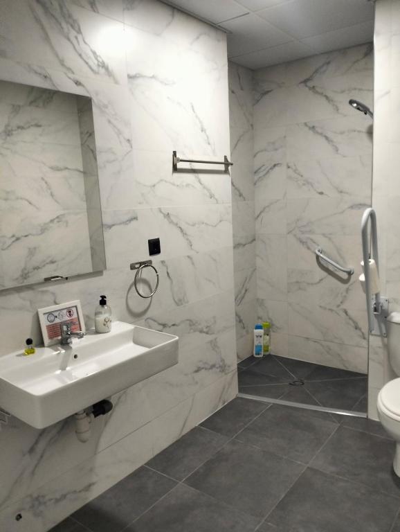 Pensión Guggenheim Riverview HBI01297 - Resim 31