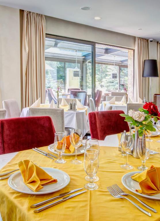 Restaurace v ubytování Hotel MIR
