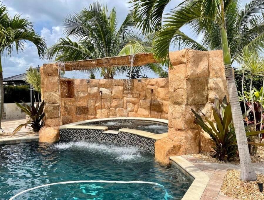 Bazén v ubytování Tranquil Oasis Resort nebo v jeho okolí