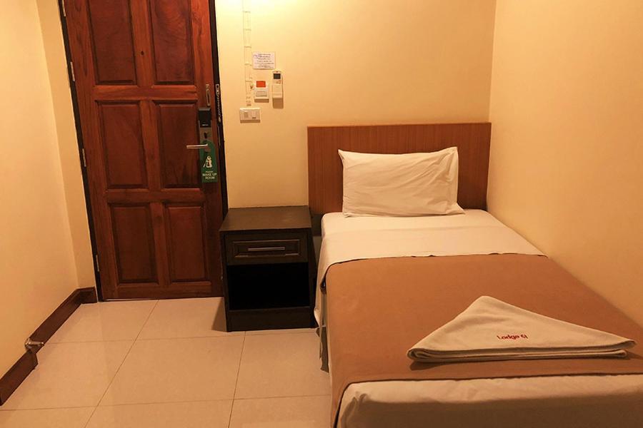 Lodge 61 Hotel - Resim 9