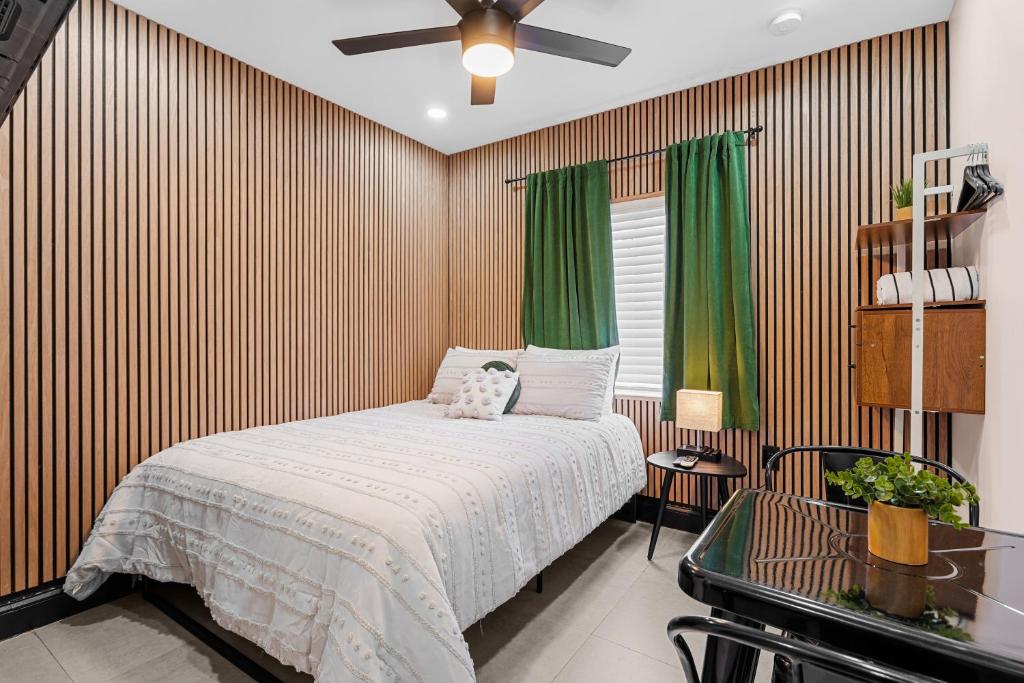 Baybreeze Apartments by Lowkl - 