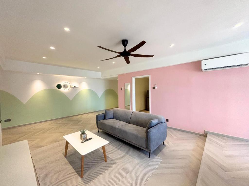 Posezení v ubytování 3R12Pax Fahrenheit88 C10-14 Opposite Pavilion KL Bukit Bintang Kaite Homestay