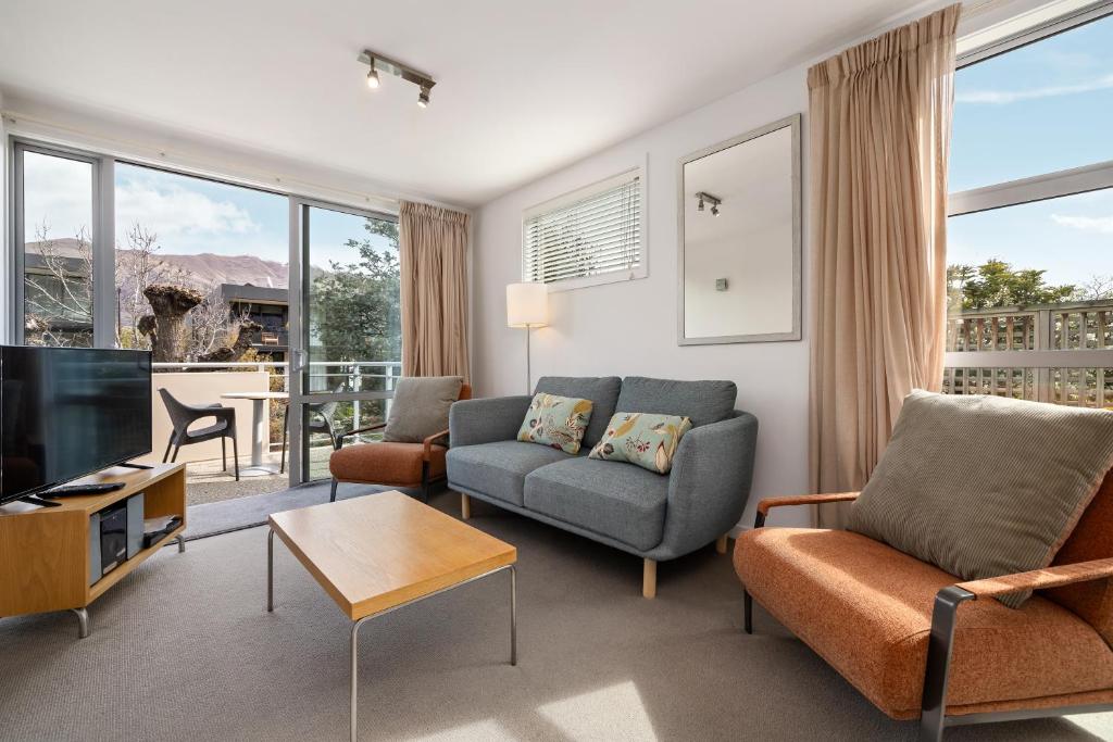 Χώρος καθιστικού στο Belvedere Brook Apartment