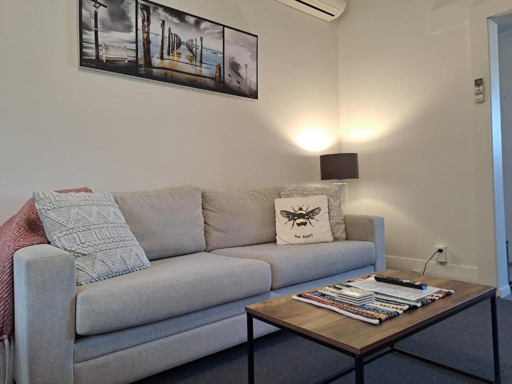 St Clair Stay Walk To The Surf - 2 Bedrooms - Resim 3