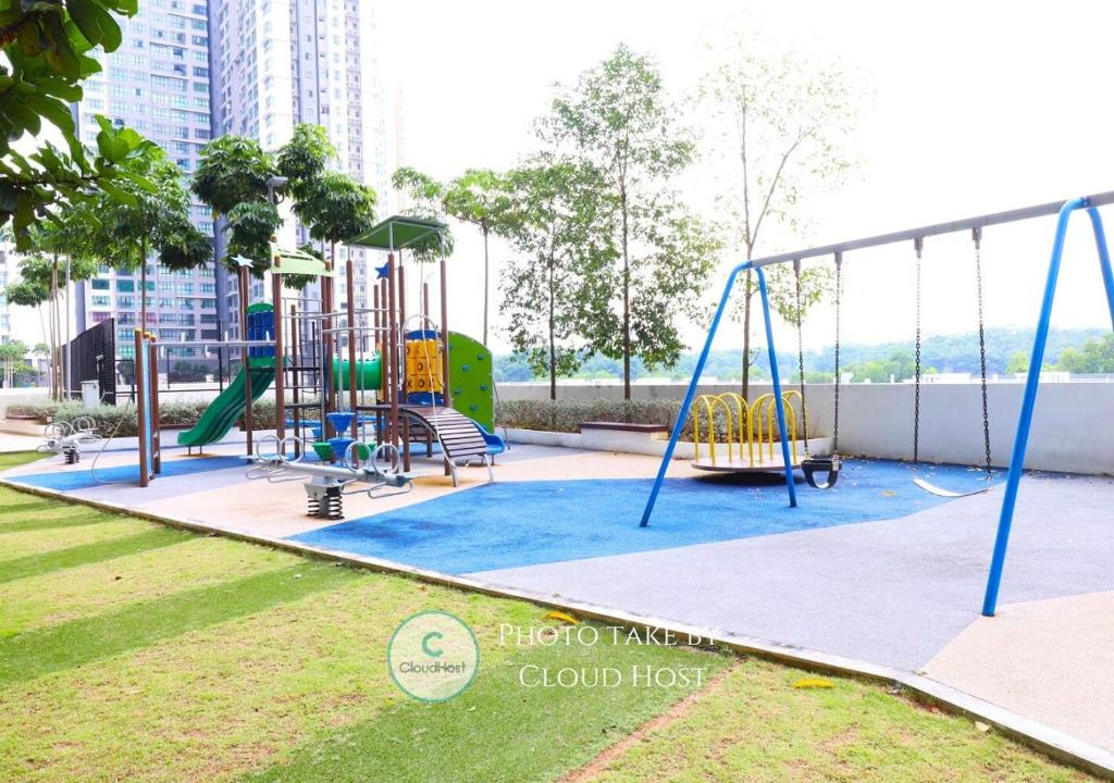 Herní místnost nebo prostor pro děti v ubytování Conezion Near IOI City Mall, MAEPS Serdang, Putrajaya by Cloud Host