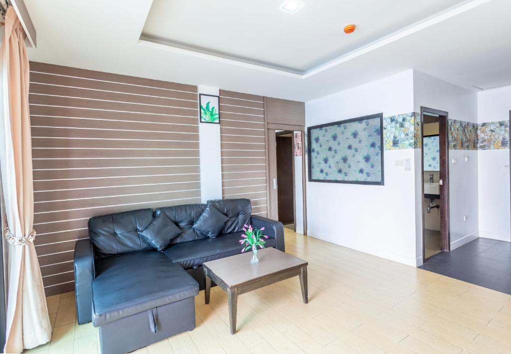 Scandia Beach Hotel - Suite With Pool View