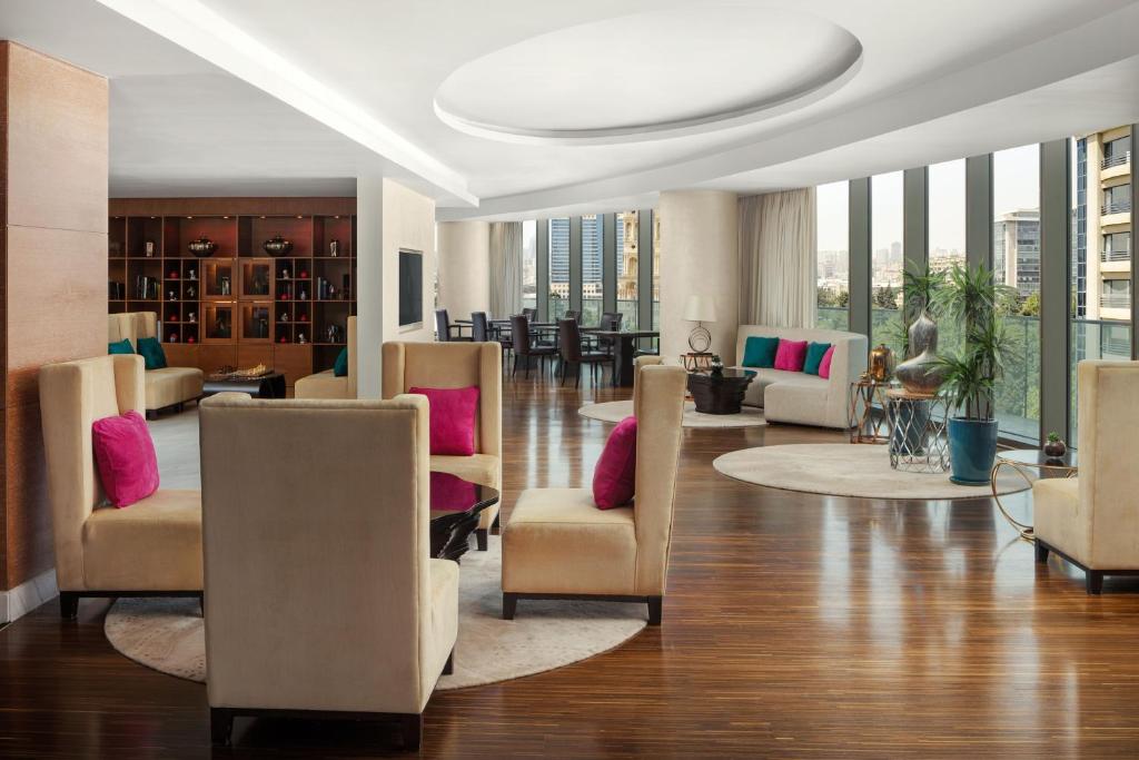 Posezení v ubytování JW Marriott Absheron Baku Hotel