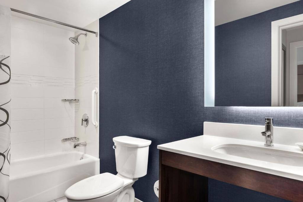 Residence Inn by Marriott The Bronx at Metro Center Atrium photo