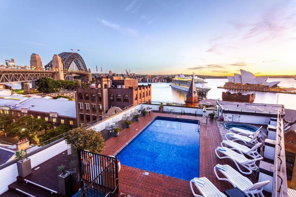 สระว่ายน้ำที่อยู่ใกล้ ๆ หรือใน Sydney Harbour Hotel