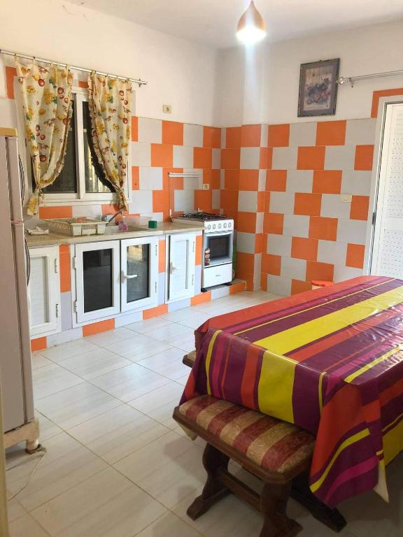Kuchyň nebo kuchyňský kout v ubytování El Khazri guesthouse