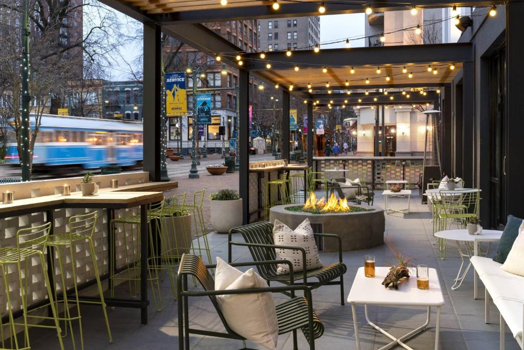 MOXY Memphis Downtown photo