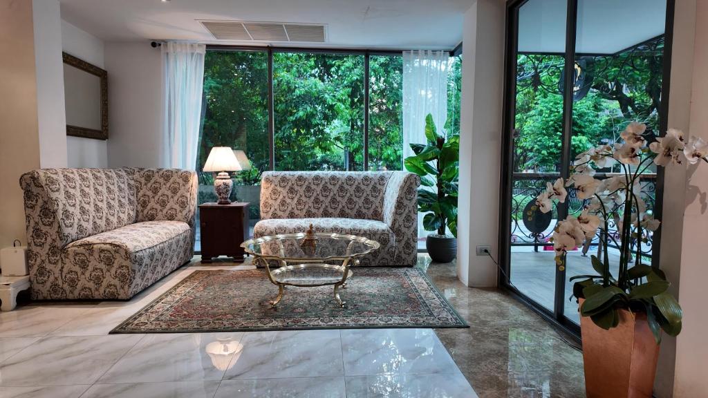 Syama Mansion Phromphong - Resim 9