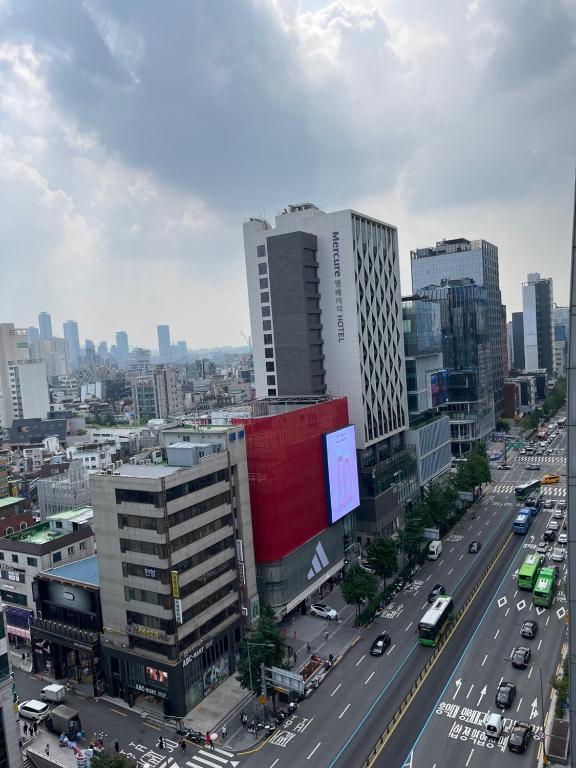 Vista generica su Seul o vista sulla città dall'interno dell'appartamento