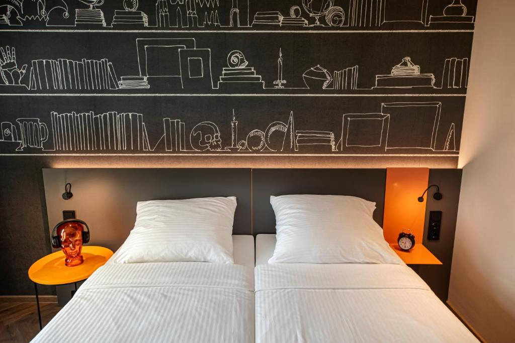 LOGINN Hotel Köln Airport - Resim 34