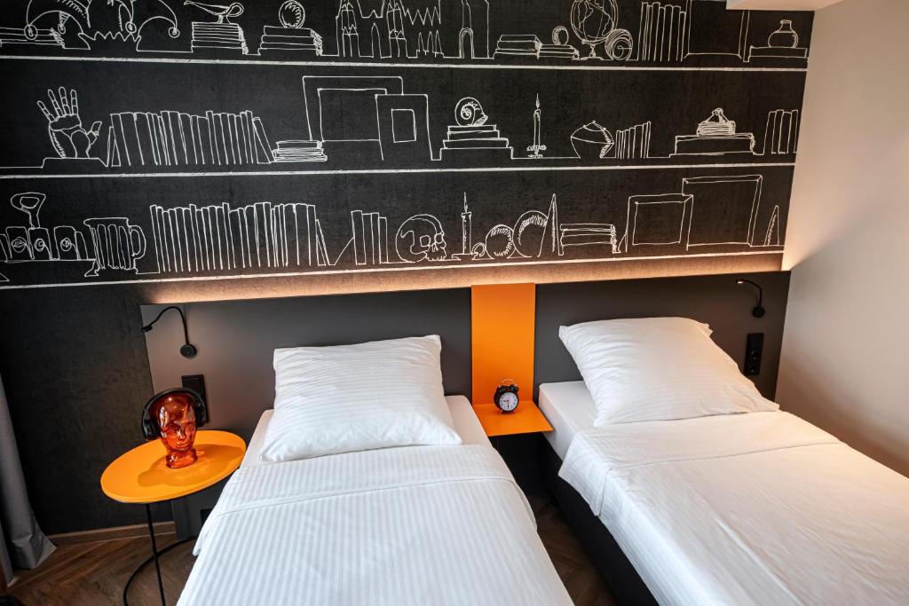 LOGINN Hotel Köln Airport - Resim 25