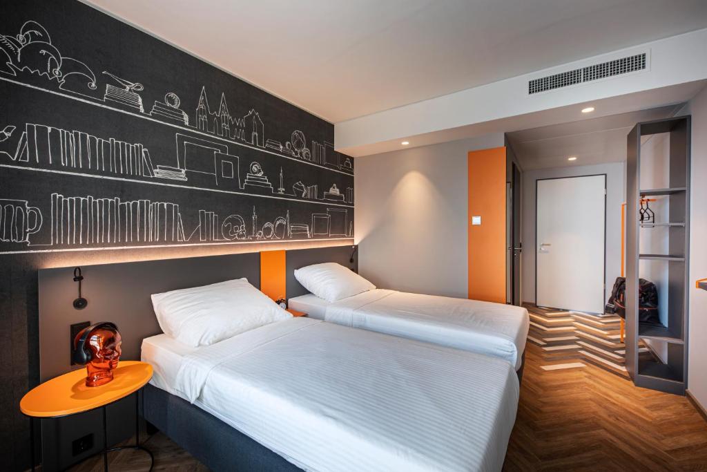 LOGINN Hotel Köln Airport - Resim 16