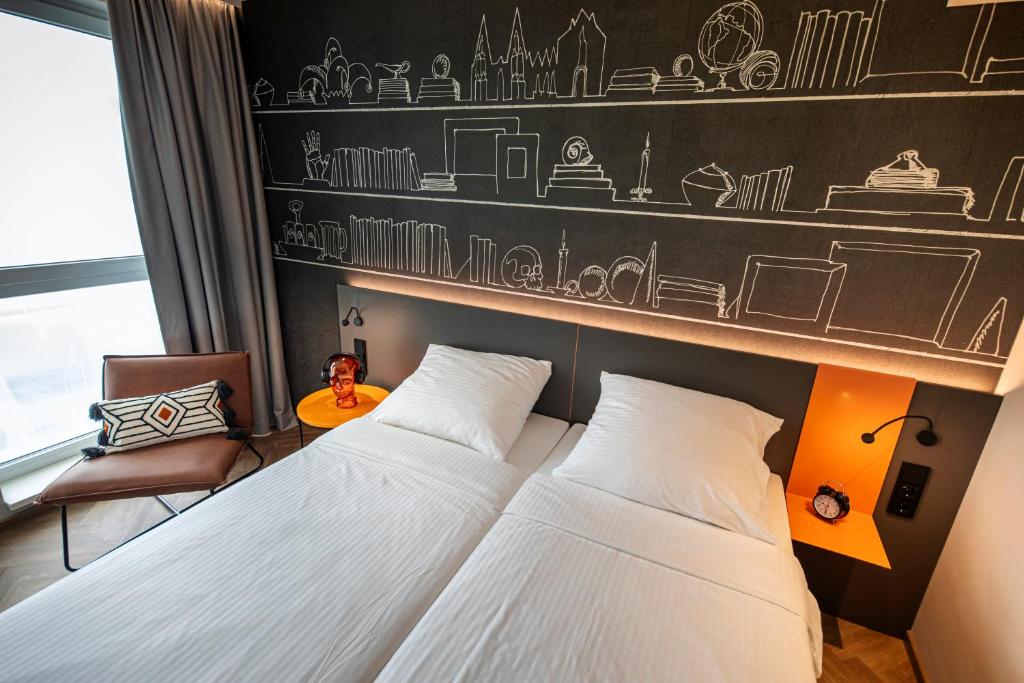 LOGINN Hotel Köln Airport - Resim 30