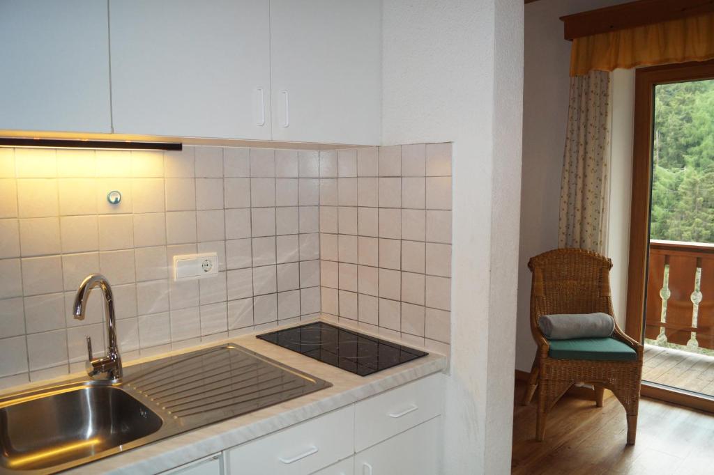 Kuchyňa alebo kuchynka v ubytovaní Thalerhof