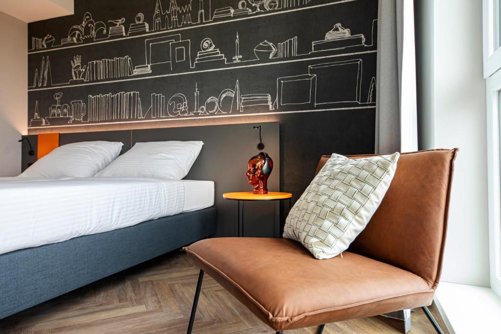 LOGINN Hotel Köln Airport - Resim 11