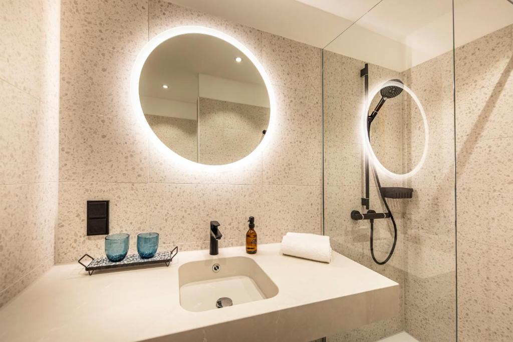 LOGINN Hotel Köln Airport - Resim 42