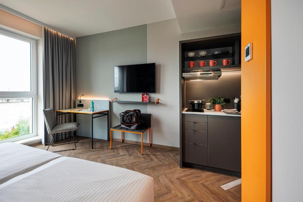 LOGINN Hotel Köln Airport - Resim 20