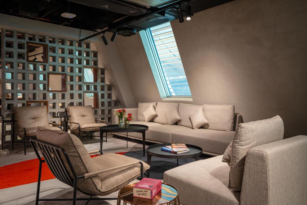 AUHotel -Zayed International Airport-Located in Transit Area -Onwards Boarding Pass Required - Resim 29