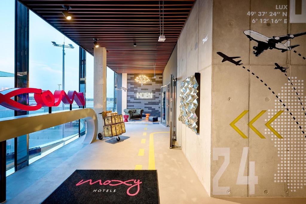 Moxy Luxembourg Airport - Resim 13