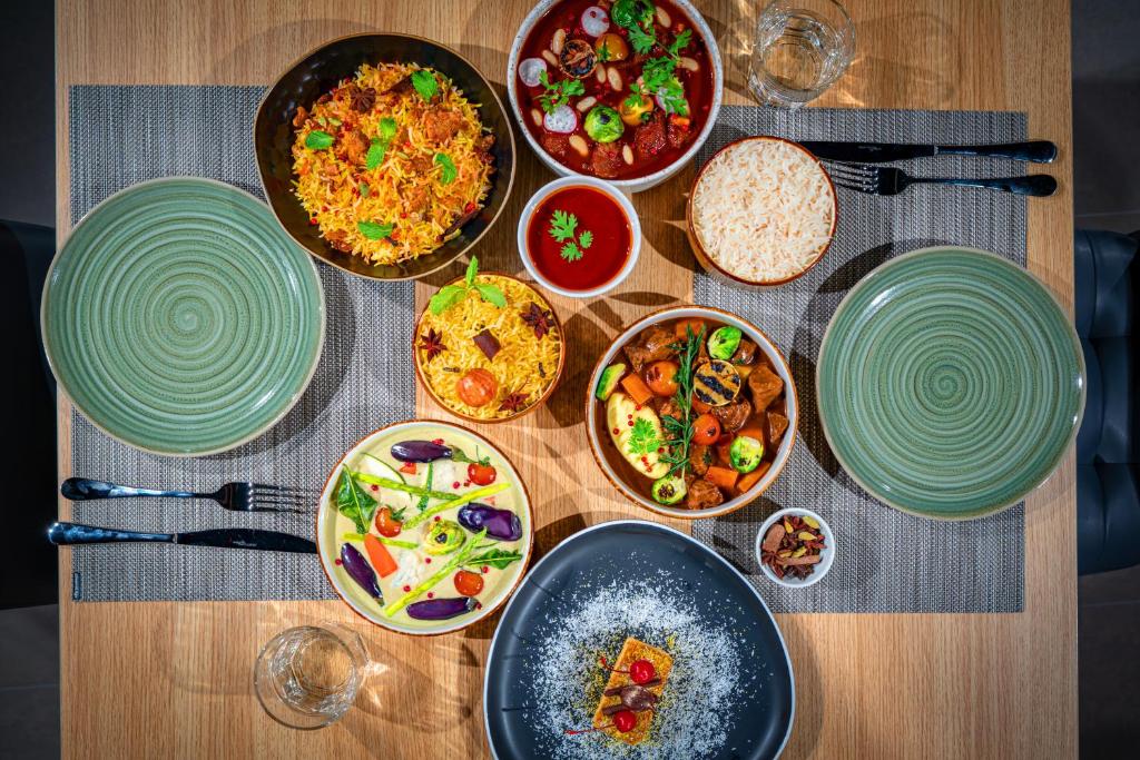 AUHotel -Zayed International Airport-Located in Transit Area -Onwards Boarding Pass Required - Resim 41