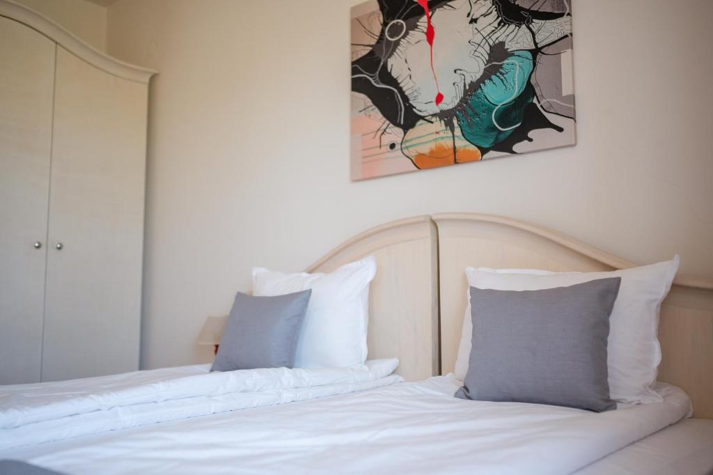 Postel nebo postele na pokoji v ubytování KATERINA guest house