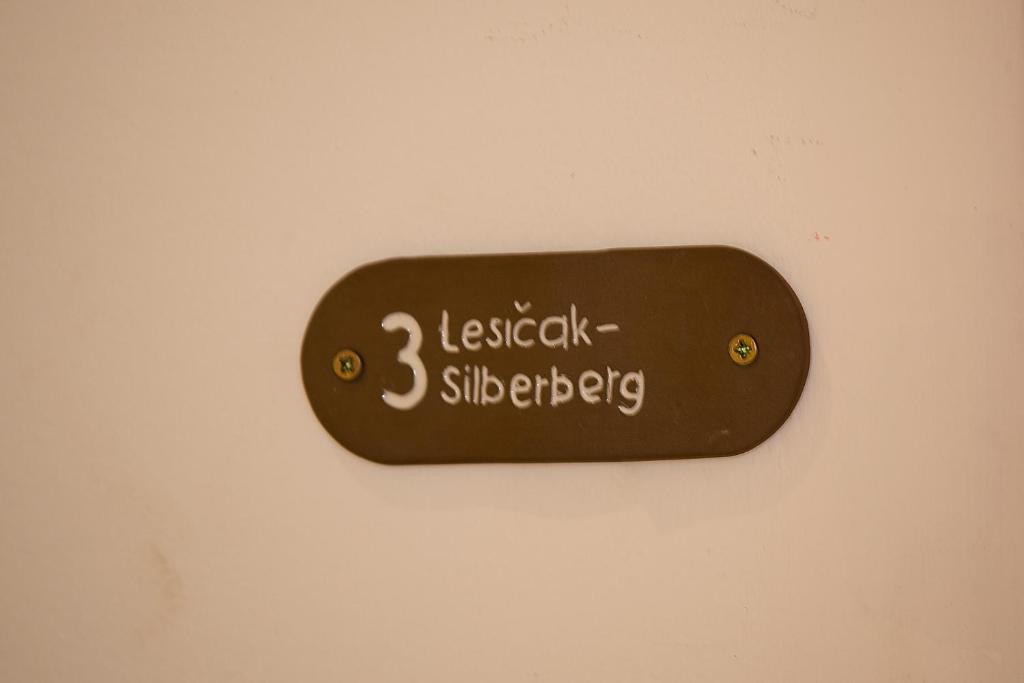a sign on a wall that reads at Remushof Jagschitz in Oslip