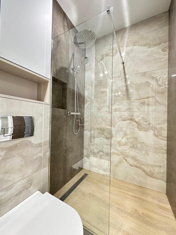 Сучасні апартаменти в новобудові - Habitación Triple Estándar