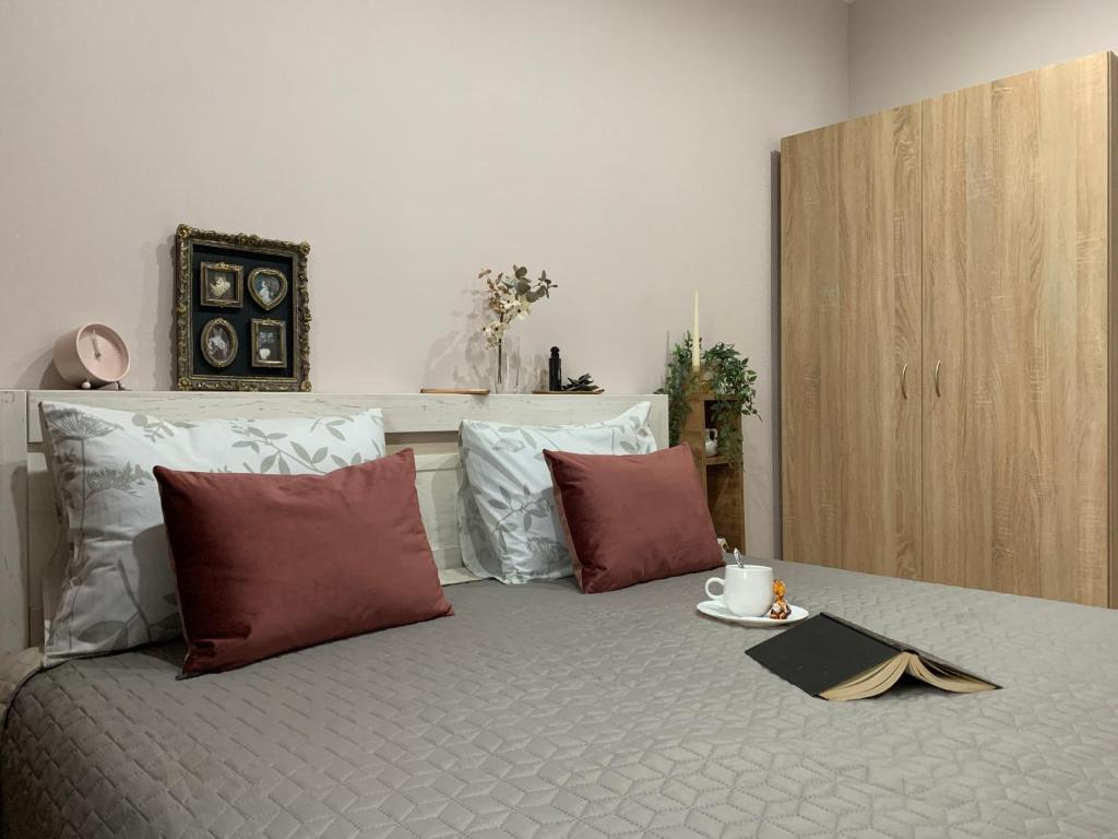 Postel nebo postele na pokoji v ubytování Family-Friendly 2-BedRoom Apt Free Parking