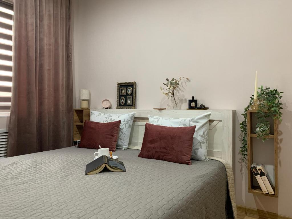 Postel nebo postele na pokoji v ubytování Family-Friendly 2-BedRoom Apt Free Parking