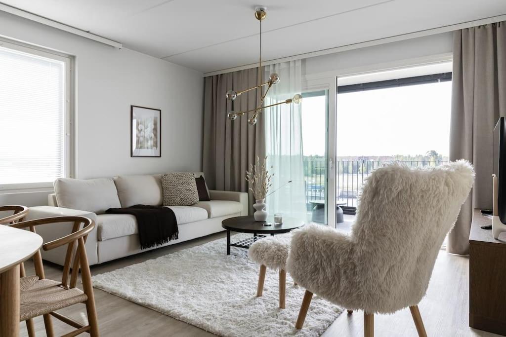 Χώρος καθιστικού στο Sataman timantti