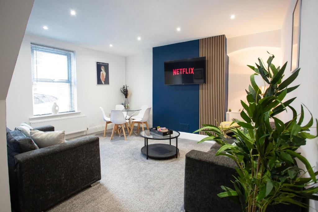 Posezení v ubytování Vacant Nests The John St Beamish Museum Wif